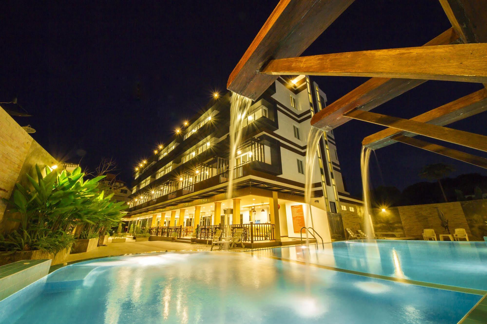 Th Beach Hotel Hua Hin Exterior foto